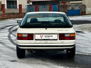 Porsche 924S - 5