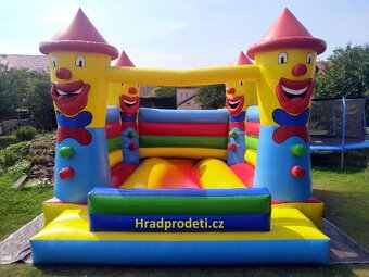 Skákací hrad, nafukovací skluzavka, atrakce pro děti - 5