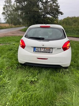 Prodam Peugeot 208 2013 najeto 60t km 1.0 benzin - 5