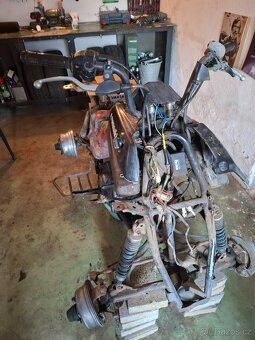 Kawasaki KLF220A (bayou) - 5