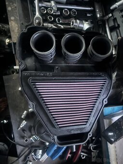 Vzduchovy filtr K&N na Triumph SpeedTriple Sprint Tiger 1050 - 5
