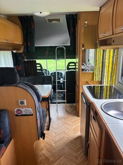 OBYTNÉ AUTO MC louic - pouze 54 000km , klima nástavby - 5