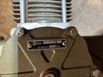 Prodám dvoupist kompresor Tatra - 5