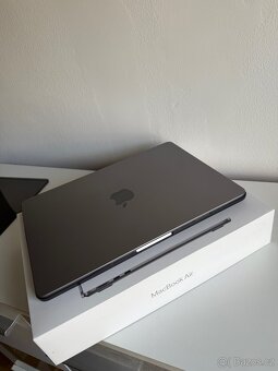 Apple MacBook Air 13,6" (2022) / M2 / 8GB / 256GB - 5