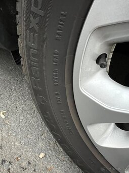 Kola Kia 225/60 R18 - 5