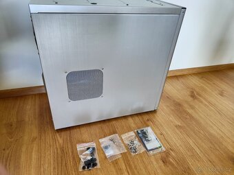 Celohliníková PC skříň Lian Li PC-7H - 5