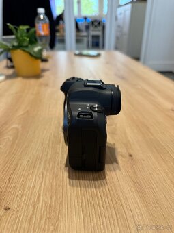 CANON EOS R6 - top stav - 5