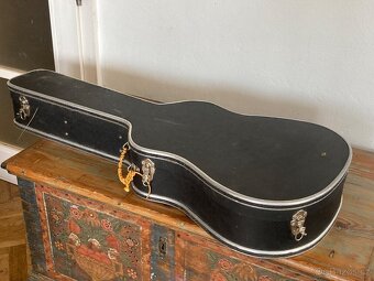 Akustická kytara Ibanez - 5