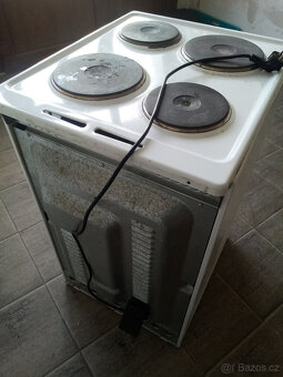 ELEKTRICKÝ SPORÁK 220/380V - 5
