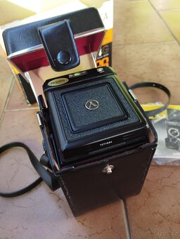 Yashica MAT 124G - 5