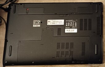 Obrovský 17,3" Acer Aspire 7551G 4GB RAM, RADEON - 5