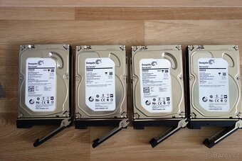 Prodám Netgear ReadyNAS RND4000 - 5