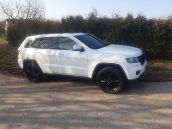 Jeep Grand Cherokee 3.0 CRD 177kw -serviska-rok 2013 - 5