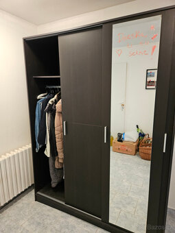 ŠATNÍ SKŘÍŇ s posuvnými dveřmi - 5
