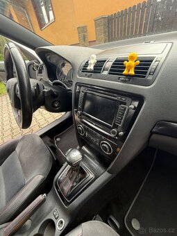 Skoda Octavia RS 2.0TSI, 147kW, stribrna kombi - 5