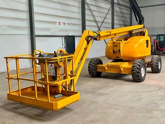 KLOUBOVÁ TERÉNNÍ PLOŠINA JLG 600 AJ - 5