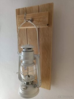 Věšáky, dekorace z masivu / Levně - 5