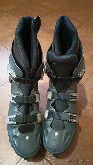 Prodám pánské brusle Hattrick vel.45 - 5