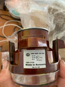 Karavan příslušenství - satelit, světlomet,regulátor Phocos - 5