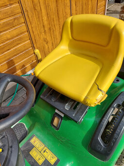 Sekací traktor John Deere - X115R - 5