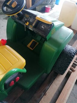 JOHN DEERE GATOR - 5