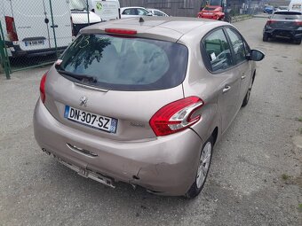 Peugeot 208 1,2 VTi - 5