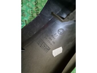 Škoda Octavia I pravý kryt nosiče zámku kufru - 5