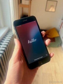 iPhone SE 2020 - 5