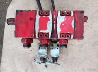 hydraulický rozvaděč - 5
