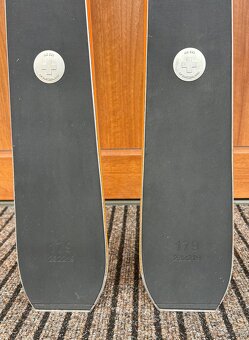 Prodám lyžařský komplet AK SKI Orange originál - 179cm - 5