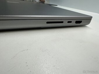 MacBook Pro 16” M1 Pro (2021) s příslušenstvím - 5