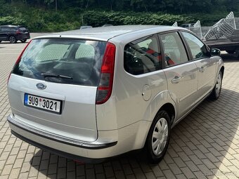 Ford Focus 1.6i, 74kw Ghia výbava - 5