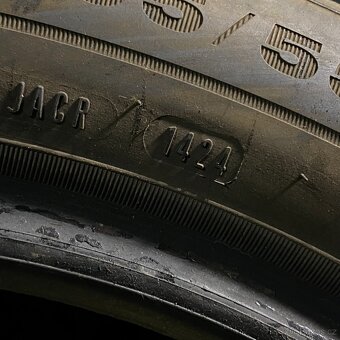 Zimní pneu 205/55 R17 95V Dunlop 8mm - 5