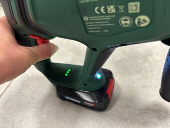 Aku vrtací kladivo Bosch UniversalHammer 18V - 5