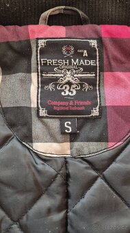 Atraktivní dámská kostkovaná zimní bunda s kapucí vel. S - 5