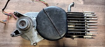 Babetta 210 - kompletní motor, komprese 150 kPa - 5