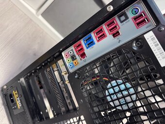 Stolní PC AMD Phenom II X4 / 12GB / 512GB / Radeon HD 7700 - 5