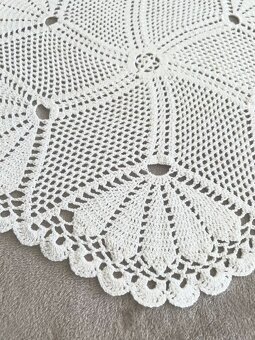 Háčkovaný ubrus- dečka 2 ks 50x50 - 5