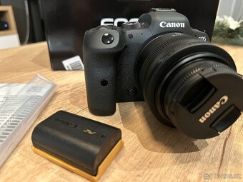 Predám telo Canon R6 + náhradná batéria - 5