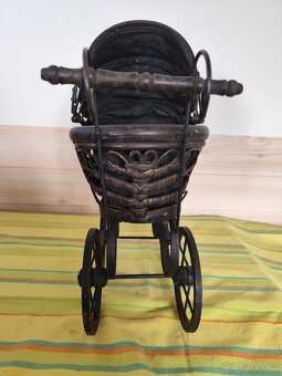 Starožitný kočárek - 5