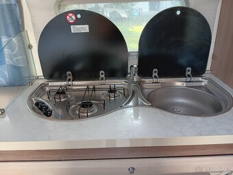 Prodám karavan Hobby Deluxe Easy, typ 460 UFE, rv 2014 - 5