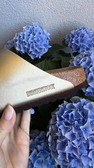 Dámské zlaté pantofle Birkenstock 38 - 5