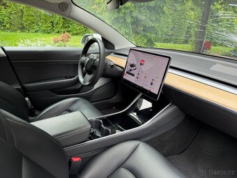 Tesla model 3 - 5