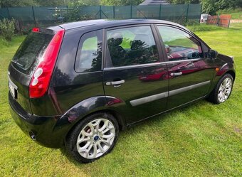 FORD FIESTA 1.4i, 5 dveří, 2009, manuál - velmi pěkný stav - 5