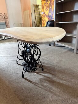 Krásný designový jídelní stůl z exotického dreva - noha kov - 5