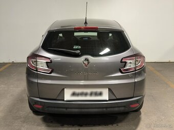 Renault Fluence 1.6i ,  81 kW benzín, 2010 - 5