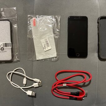 iPhone SE 2020 + Magpul Bump Case a příslušenství - 5