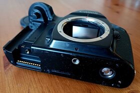 Tělo fotoaparátu Canon EOS 1 (1989) - 5