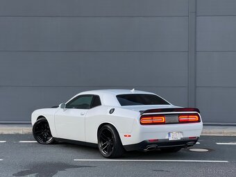 DODGE CHALLENGER RT SCATPACK 6,4l V8. MANUÁL /nebouraný - 5