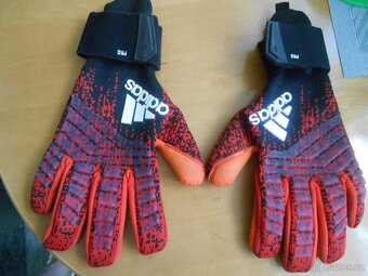 Brankářské rukavice ADIDAS č.10 -jsou dost použité - dodělat - 5